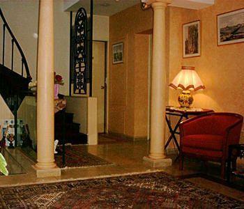 Du Manoir Hotel 2*